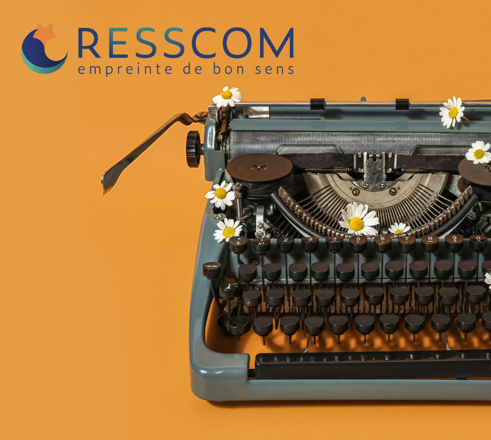 Conseil en communication -Blog RESSCOM-Une machine à écrire ancienne, avec des pâquerettes sur les touches, qui symbolise le conseil en communication responsable passant le partage d'articles et de billets d'actualité, de tendances pour éclairer les les PME sur leur stratégie de communication.